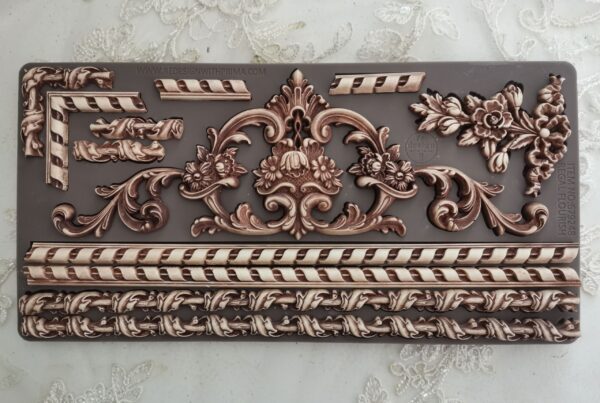 Regal Flourish